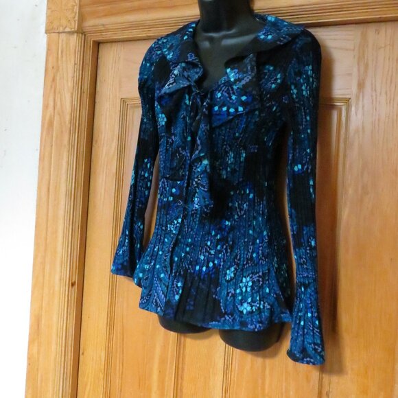 Beautiful blue ruffled blouse - Picture 3 of 11